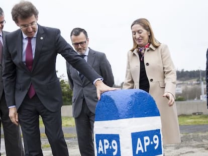 Acto de colocaci&oacute;n de la primera piedra de la ampliaci&oacute;n de la AP-9 en Santiago.