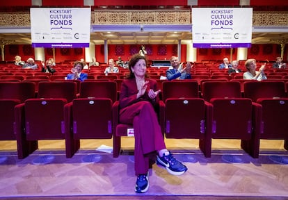 La ministra Ingrid van Engelshoven, sentada en primera fila, en un evento cultural el pasado 2 de julio.