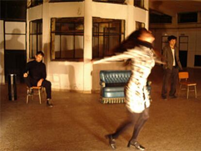 Ensayo de 'Recuer Dos Interferi Dos', de Harold Pinter.