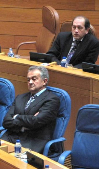 De arriba a abajo, Leiceaga y Méndez Romeu en el Parlamento gallego en 2007.