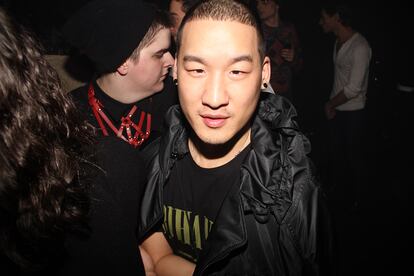 El diseñador Richard Chai en la after-party de Jeremy Scott.