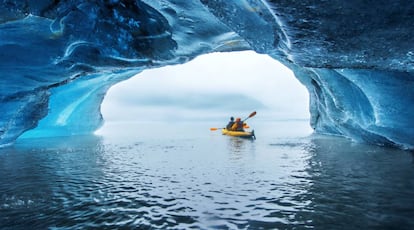 Ruta en kayak por el glaciar de Valdez, en Alaska (EE UU).