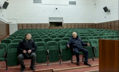 Putin, en el teatro de Mariupol. 