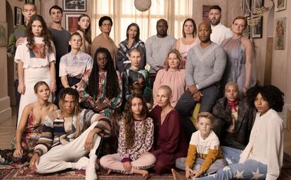 Imagen de la campaña de Stella McCartney con supervivientes del cáncer de mama y sus familiares.