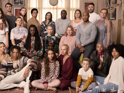 Imagen de la campaña de Stella McCartney con supervivientes del cáncer de mama y sus familiares.