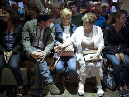 Julen Mendoza, alcalde de Renter&iacute;a, durante el homenaje a tres personas asesinadas por ETA.