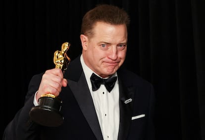 Brendan Fraser tras recoger el Oscar a mejor actor por la película 'La ballena'.