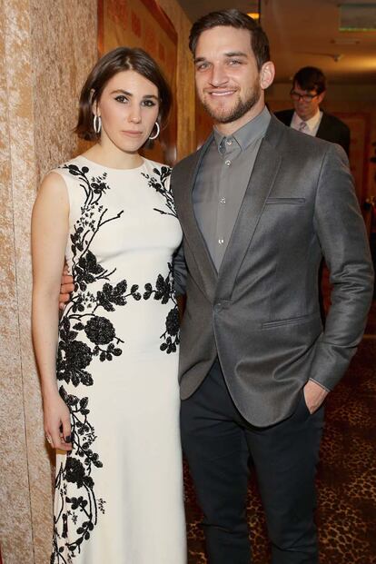 No posaron junto en la alfombra roja, pero sí que lo hicieron en la fiesta de la HBO. Zosia Mamet y su chico, el actor Evan Jonigkeit.