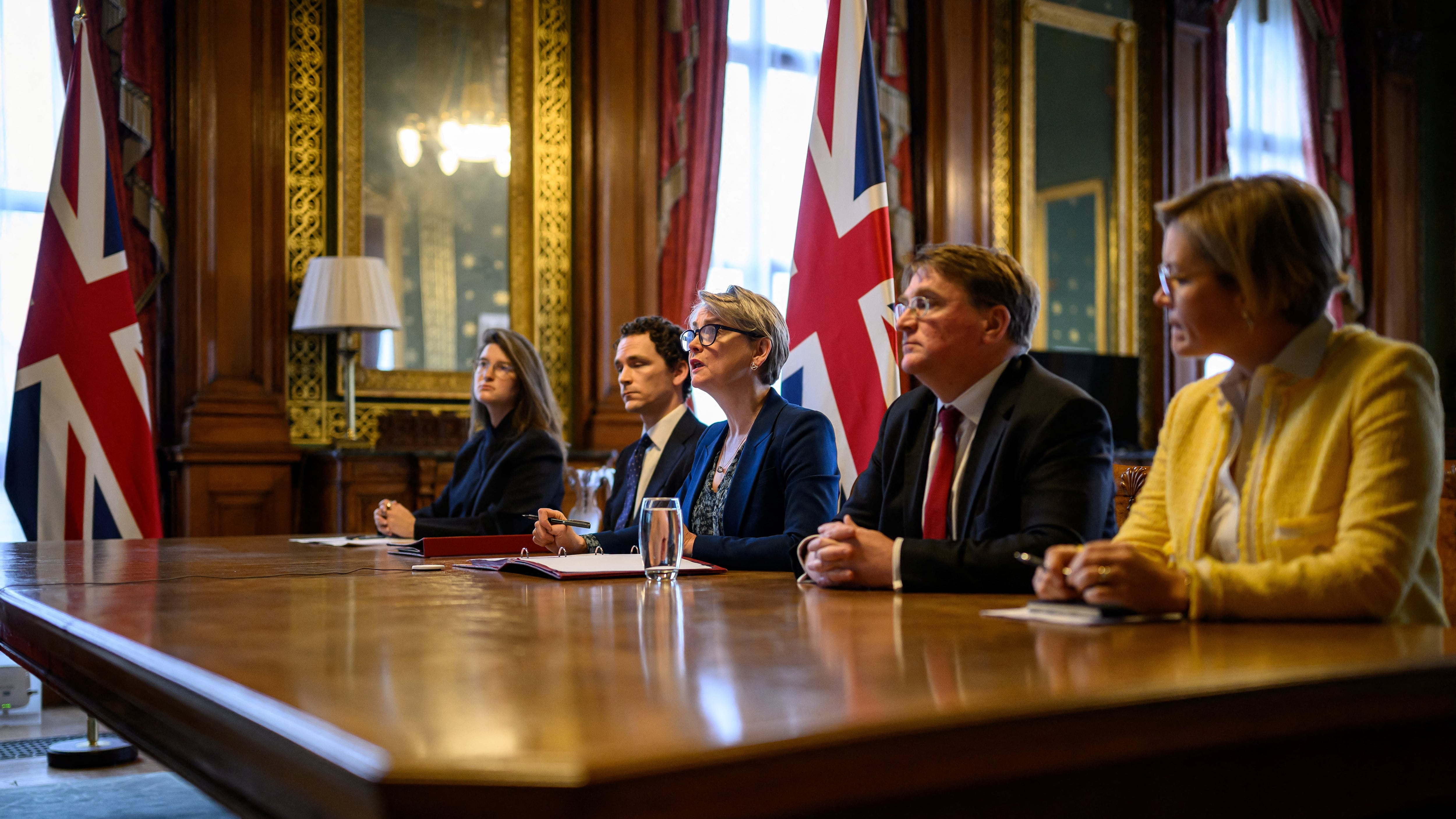 El Reino Unido reúne al margen de Trump a 40 países para impulsar la reapertura del estrecho de Ormuz