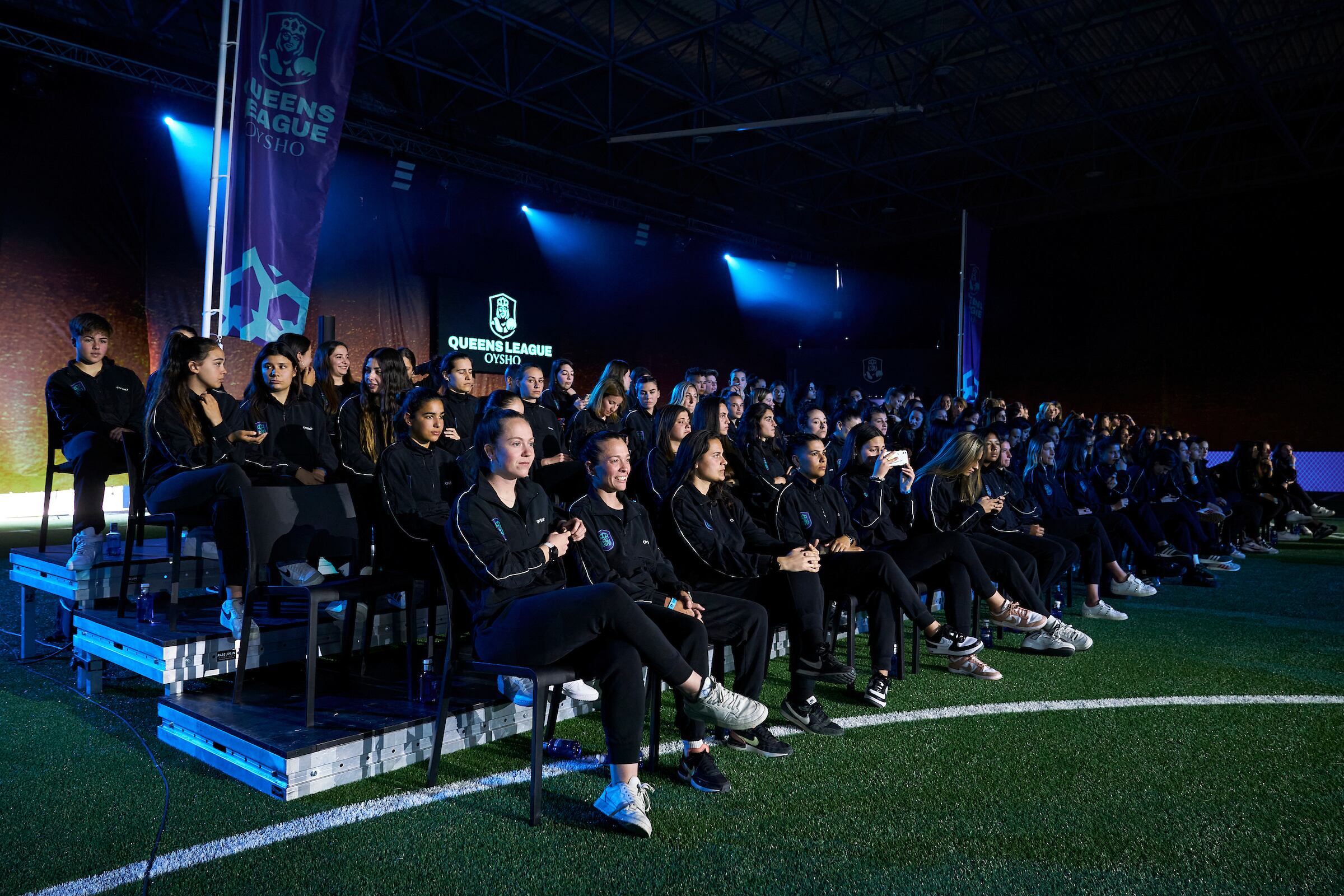 Las jugadoras de las Queens League durante el 'draft'.