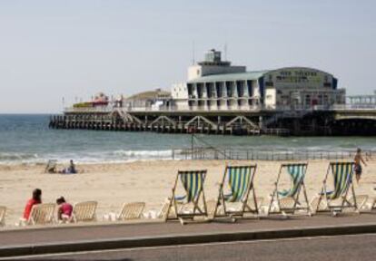 Playa y muelle de Bournemouth, en la costa sur de Inglaterra.