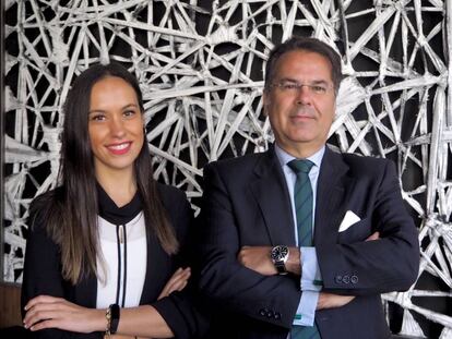 Carmen Díez, abogada senior, junto a Jaime Beltrán, socio de Derecho mercantil y societario. 