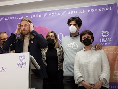 El candidato de Unidas Podemos, Pablo Fernández, en una comparecencia pública ofrecida el domingo tras conocerse los resultados.