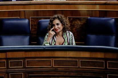 La ministra de Hacienda, María Jesús Montero, durante una sesión plenaria en el Congreso de los Diputados, el pasado 3 de noviembre.