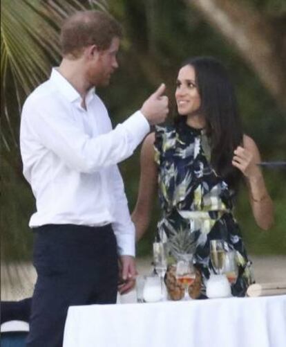 Enrique de Inglaterra y Meghan Markle, en una boda en Jamaica a principios de marzo.