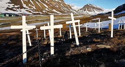 El viejo cementerio de Longyearbyen, en el archipi&eacute;lago &aacute;rtico de Svalbard, no recibe nuevos inquilinos desde que se prohibiera enterrar a nadie m&aacute;s en la isla en los a&ntilde;os treinta.