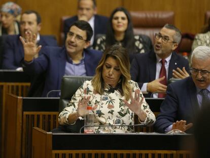 Susana Díaz, el pasado miércoles, en la sesión de investidura de Juan Manuel Moreno en el Parlamento andaluz.  