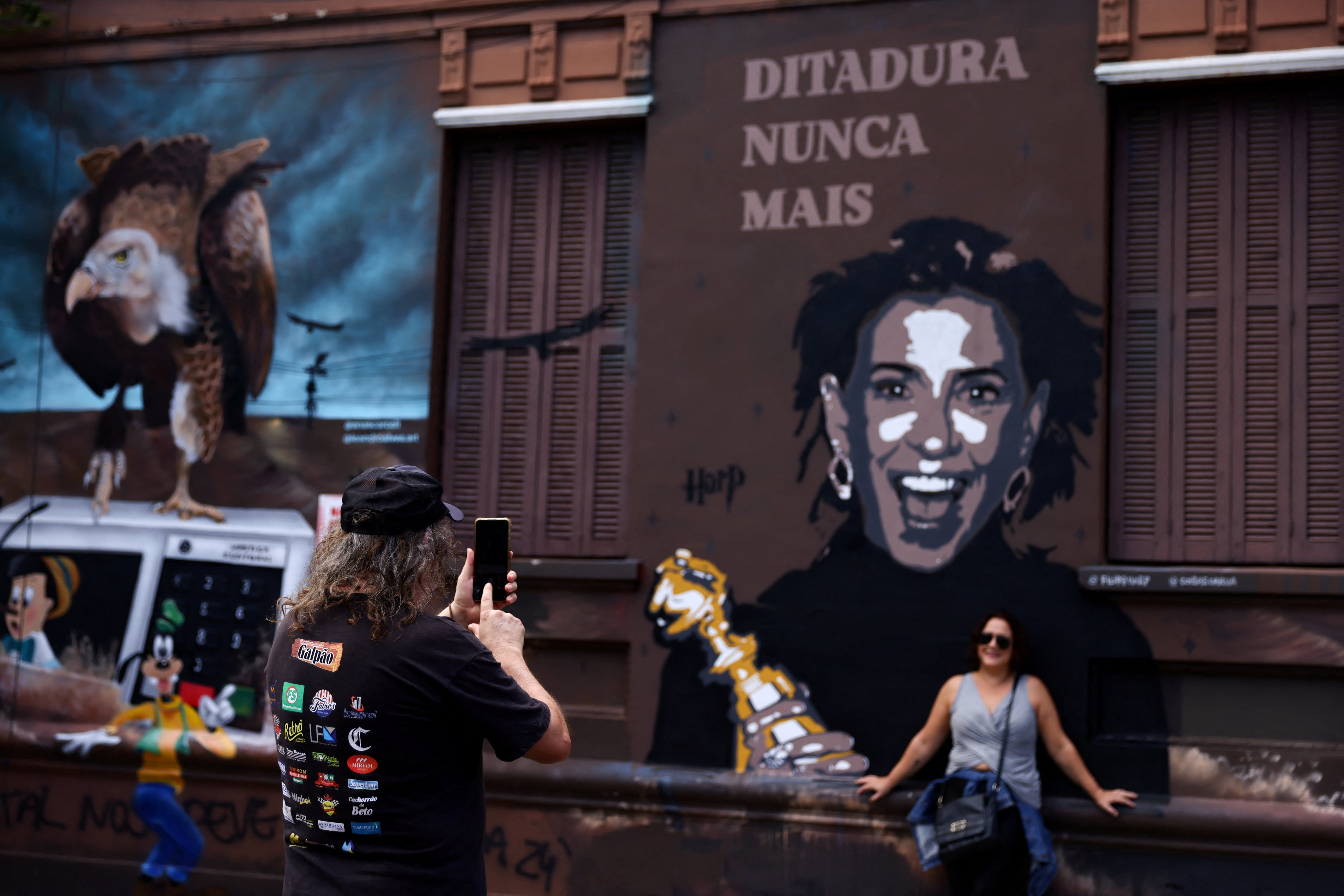 Brasil acaricia su primer Oscar en un ambiente de carnaval y Mundial de fútbol