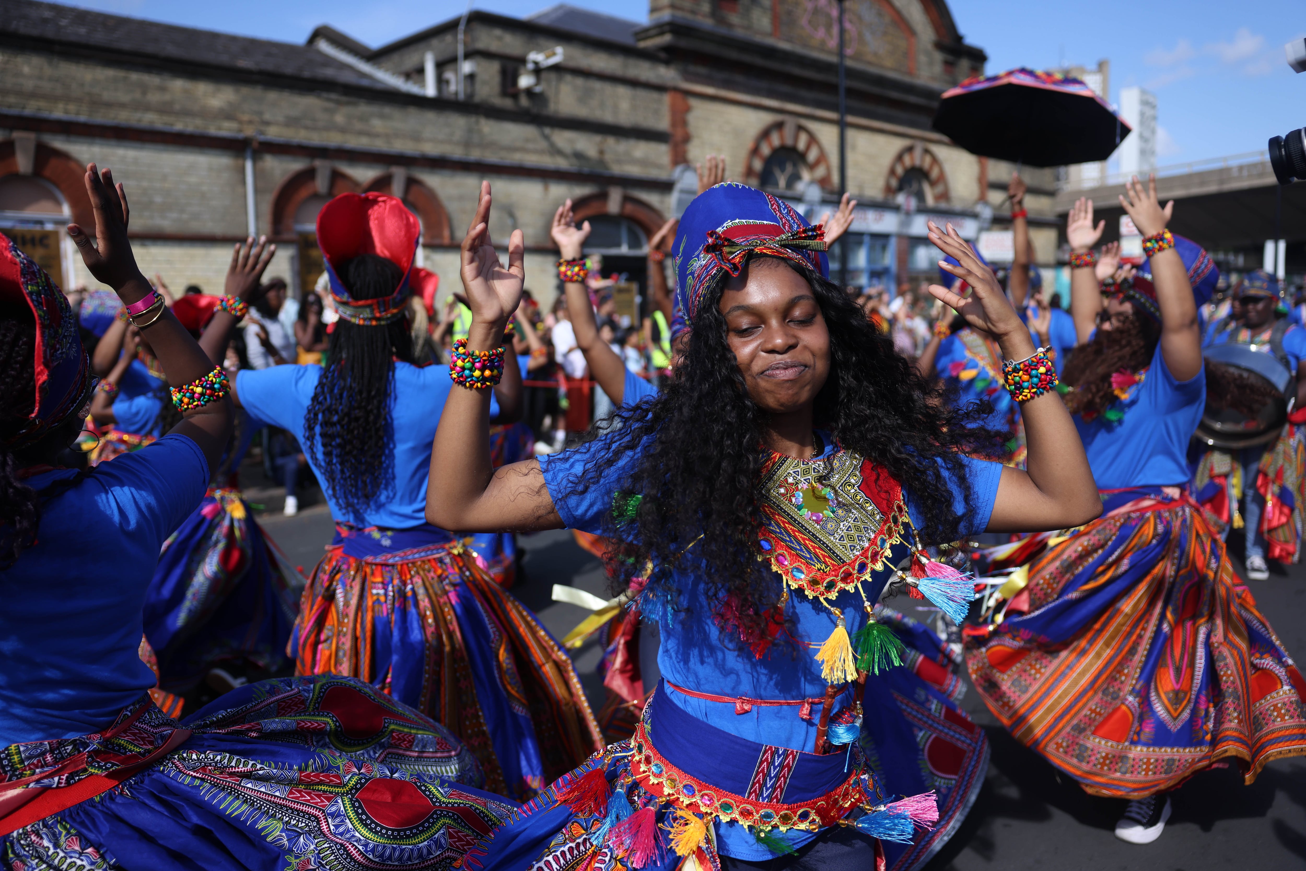 El carnaval de Notting Hill cumple sesenta años y mantiene el espíritu de reivindicación contra el racismo
