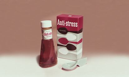 Para suavizar el drama que supone darles un medicamento a los pequeños de la casa, Ricard creó el frasco de un jarabe en 1962 con la misma forma de una probeta de vidrio pírex. Así era imposible que volcara, igual que la cucharilla del envase.