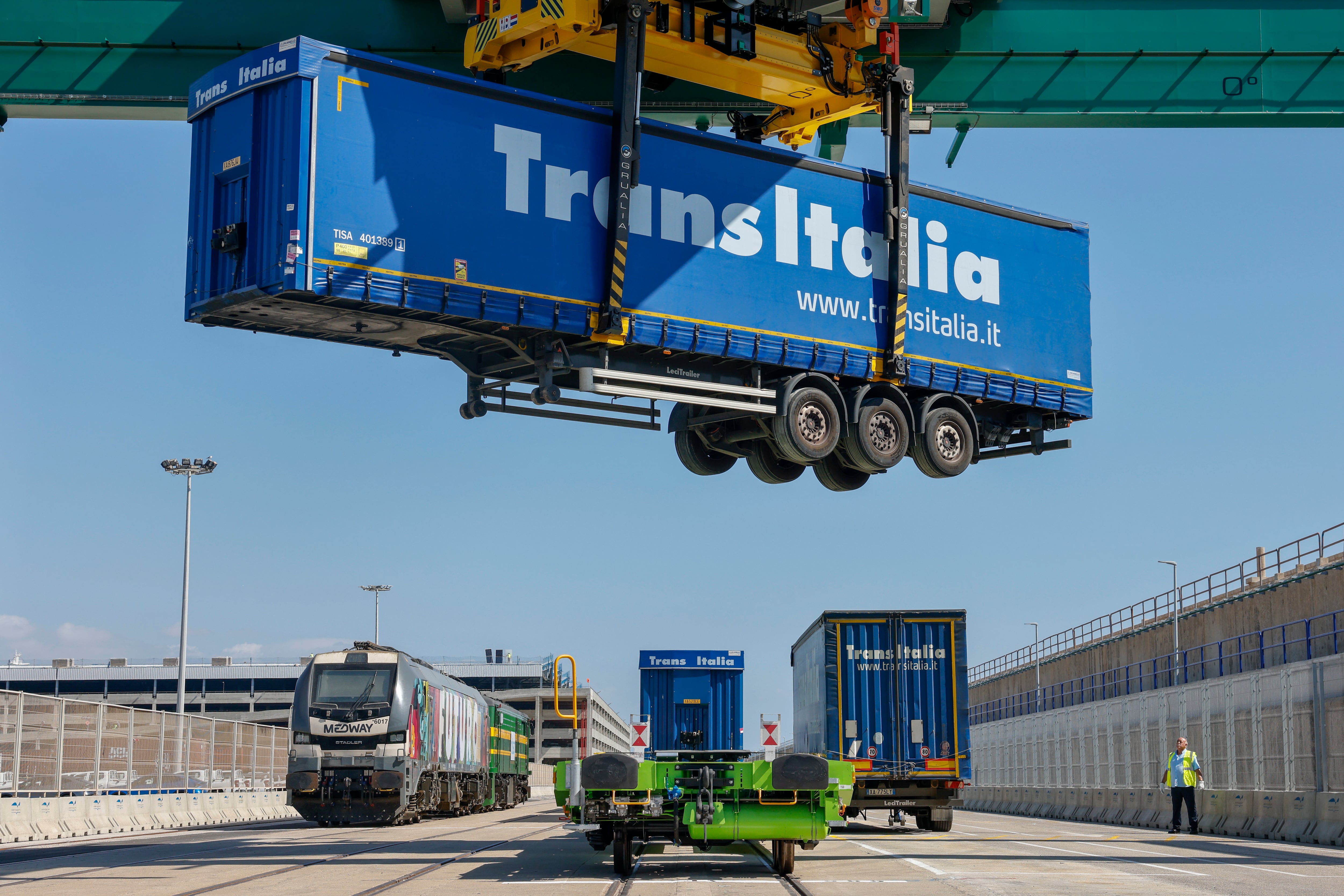 La nueva autopista marítima-ferroviaria Valencia-Madrid elimina 304 camiones a la semana en la carretera 