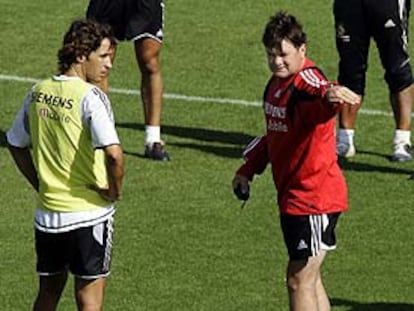 Raúl y Camacho, en un entrenamiento del Real Madrid.