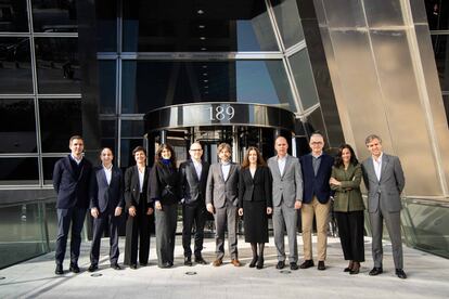 Equipo de préstamos de CaixaBank, de izquierda a derecha: Roger Torrella, Borja Marina, Virginia Gómez, Susana García, Thibaud Ollivier, Juan Carlos Calle, Gloria Ribas; Daniel Martín Hass, José Luis Mora, Marisa Cobos y Pablo Pérez-Montero.