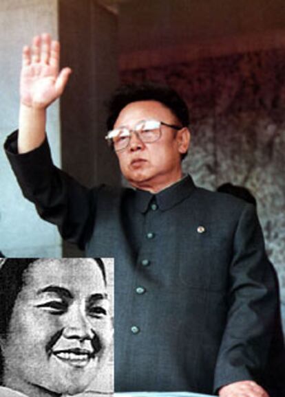 Kim Jong Il, en un acto público en 1995. Abajo, Sung Hae Rim, fallecida en 2002.