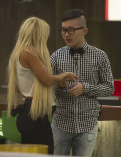 Amanda y Han, dos de los concursantes de 'Gran Hermano'.