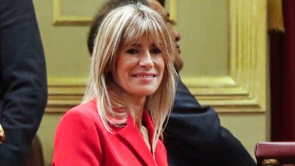 MADRID, 15/11/2023.- Begoña Gómez esposa del líder del PSOE y presidente del Gobierno en funciones Pedro Sánchez, en el Congreso, donde se celebra el primer día del debate de investidura en el que Sánchez expone su nuevo programa de Gobierno y pide la confianza a la Cámara para revalidar su mandato en la Moncloa, este miércoles en Madrid. EFE/ Juan Carlos Hidalgo
