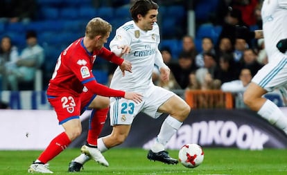 Mateo Kovacic y Daniel Nieto durante el partido de vuelta de octavos de final de la Copa del Rey.