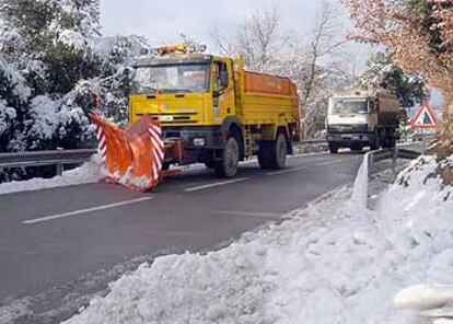 Situación que presentaba esta mañana la N-260 entre Olot y Ripoll.