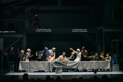 Escena del espectáculo de danza de Sidi Larbi Cherkaoui.