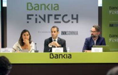 Amalia Blanco, directora de relaciones externas de Bankia; Ignacio Cea, director corporativo de estrategia e innovación tecnológica de Bankia, y Fran Estevan, CEO de Innsomnia.