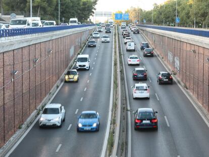 Tráfico en la A-42 a la altura de Plaza Elíptica, en Madrid. 