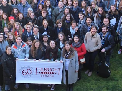 Alumnos becados por la Fundación Fulbright, durante el 60º aniversario de la institución.