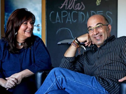 Los psicólogos Olga Carmona y Alejandro Busto.