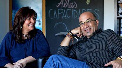 Os psicólogos Olga Carmona e Alejandro Busto.