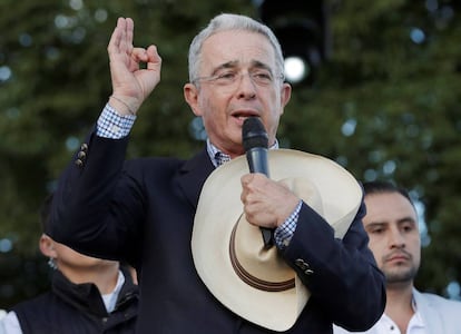 El expresidente Álvaro Uribe, el pasado domingo durante un acto de campaña.