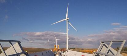 Torres de hormigón de Ecoventia para aerogeneradores.