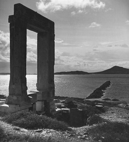 Templo dedicado a Poseidón en Naxos, islas Cícladas. La obra nunca se llegó a completar (1938).