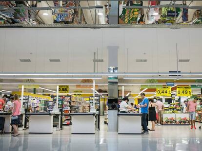 Supermercado de un barrio de Barcelona