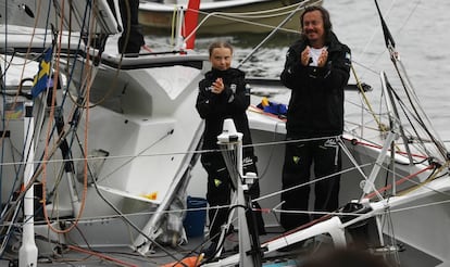 Greta Thunberg com seu pai, Svante Thunberg, no final de agosto em sua chegada a Nova York.