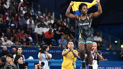Tatiana Rentería celebra haber ganado medalla de bronce tras vencer a la ecuatoriana Génesis Reasco.