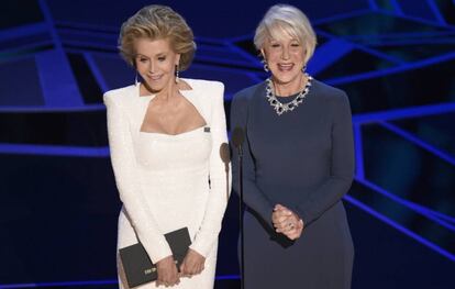 Jane Fonda y Helen Mirren presentando el premio Oscar a mejor actor protagonista.