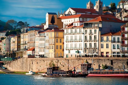 Vista de Oporto y del río Duero a su paso por la ciudad.