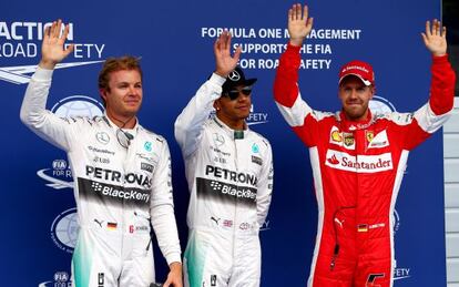 Hamilton, entre Rosberg y Vettel. 