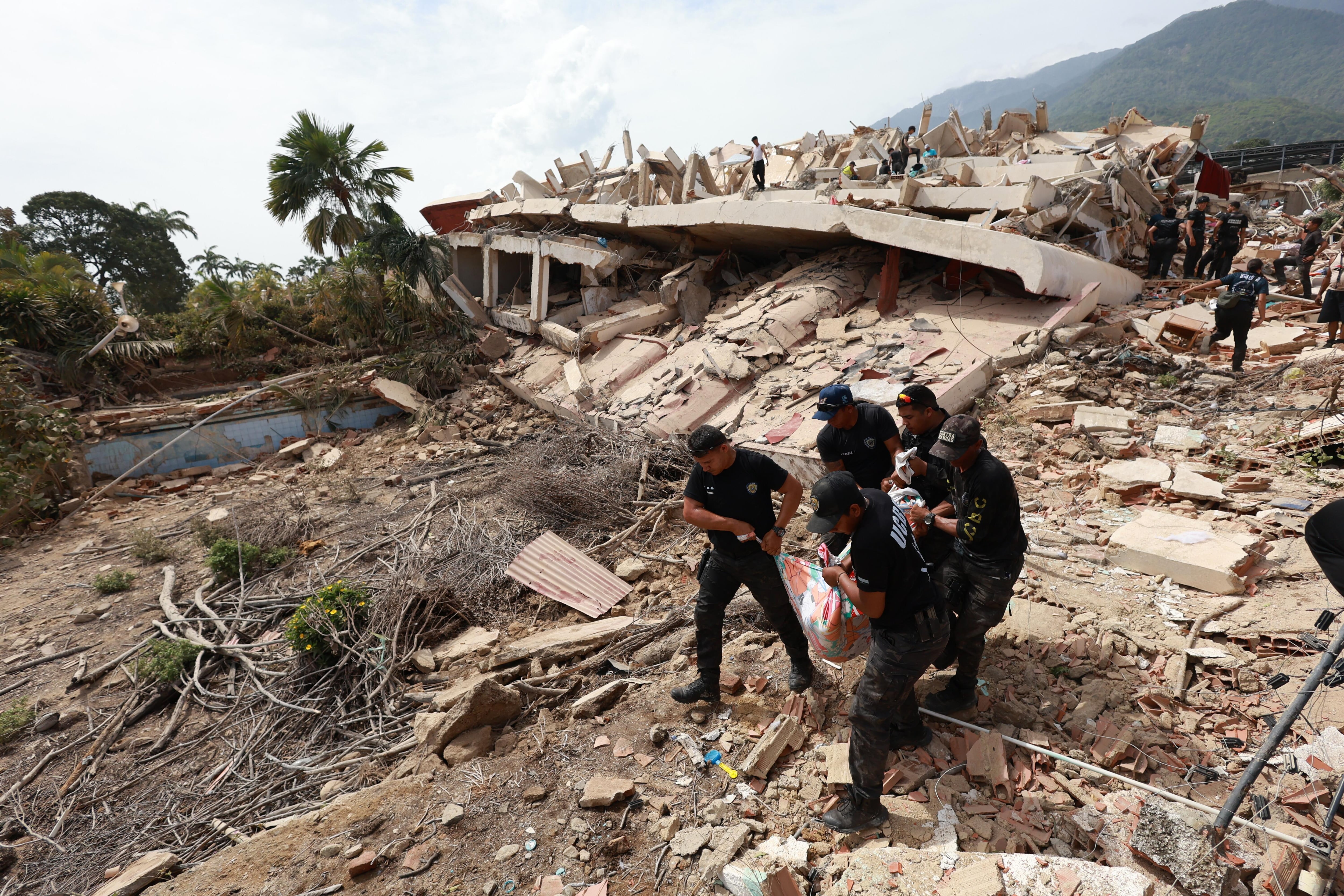 Última hora del terremoto en Venezuela, en directo | Rescates a la desesperada entre las ruinas de los edificios destruidos por los terremotos en Venezuela