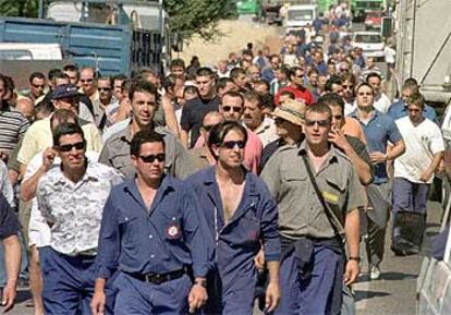 Los trabajadores subcontratados en la refinería de Repsol en Puertollano se han manifestado para pedir más medidas de seguridad.