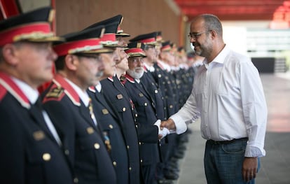 Miquel Buch en un acto con los Mossos, este viernes.